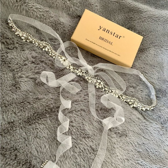 Bridal dress Rhinestone and crystal belt on white ribbon - Picture 4 of 6